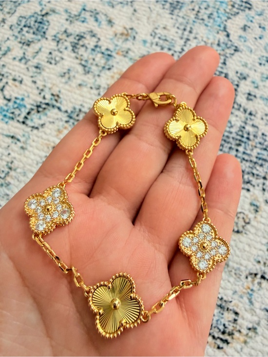 Jewelry - Gold Clover Link Bracelet with Crystal Accents - Timeless Floral Design